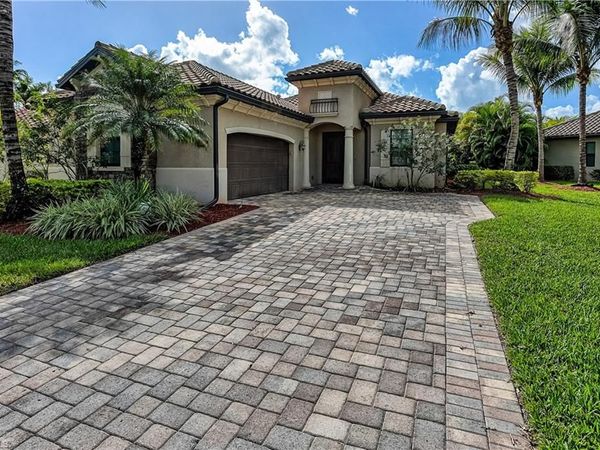 9215 Veneto LN , NAPLES, FL 34113