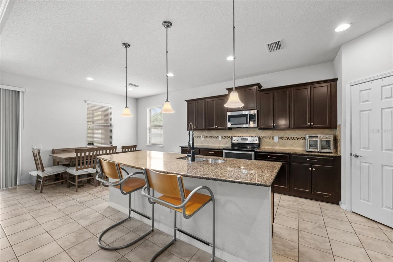 2212 Landside Drive, Valrico, FL 33594 Photo