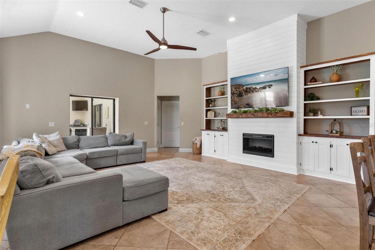 2587 NE 108th Lane, Oxford, FL 34484 Photo