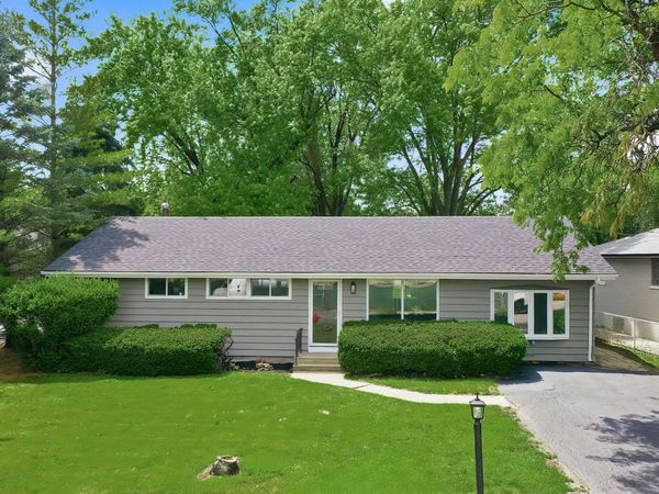 221 Sky Hill Road , Wauconda, IL 60084