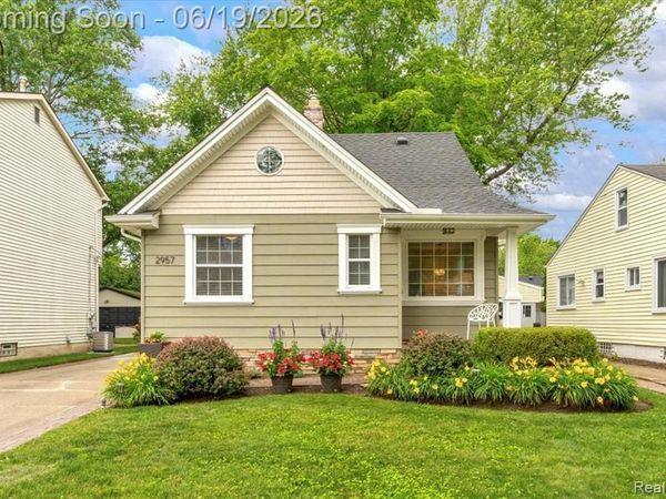 2957 Thomas Avenue, Berkley, MI 48072