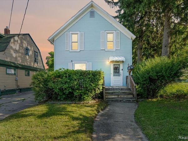726 W Willow Street, Lansing, MI 48906