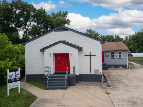 1114 Simmons Avenue, Lincoln Heights, OH 45215