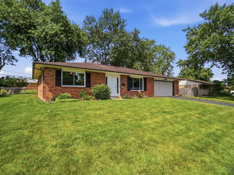 1015 Derringer Drive, Englewood, OH 45322 Photo 2