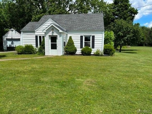 10889 Maple Ridge Road, Medina, NY 14103