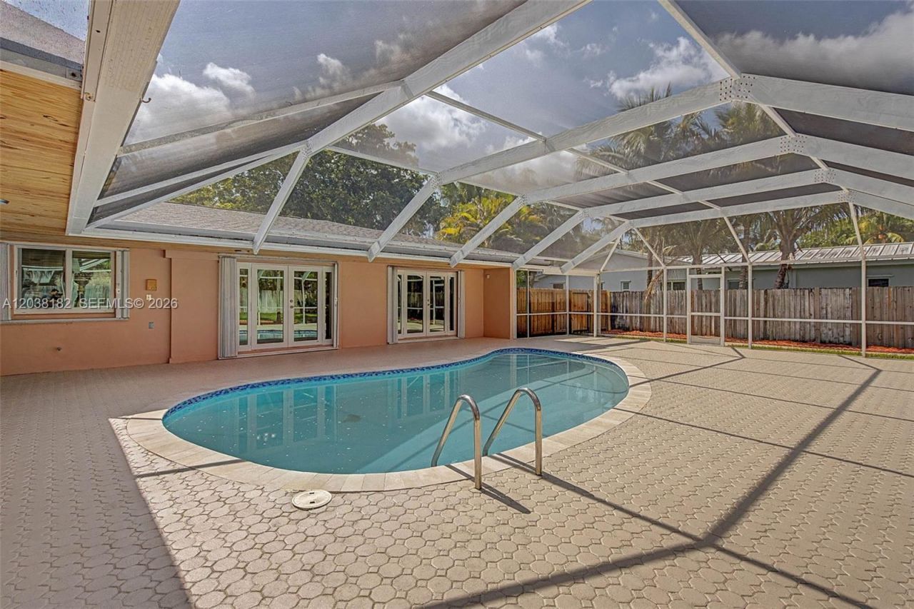 16842 SW Sw 79 Place, Palmetto Bay, FL 33157 Photo