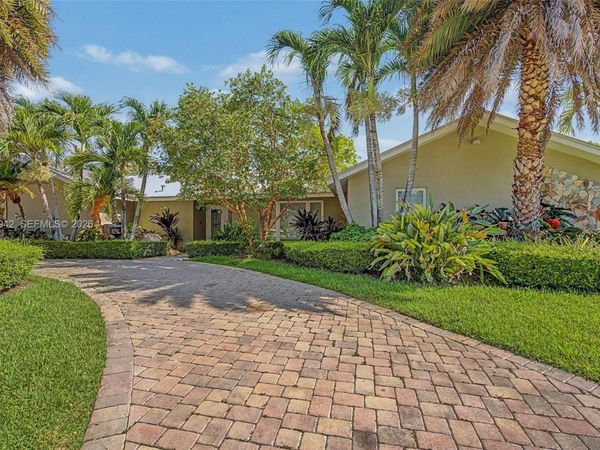 8021 SW 162nd St , Palmetto Bay, FL 33157