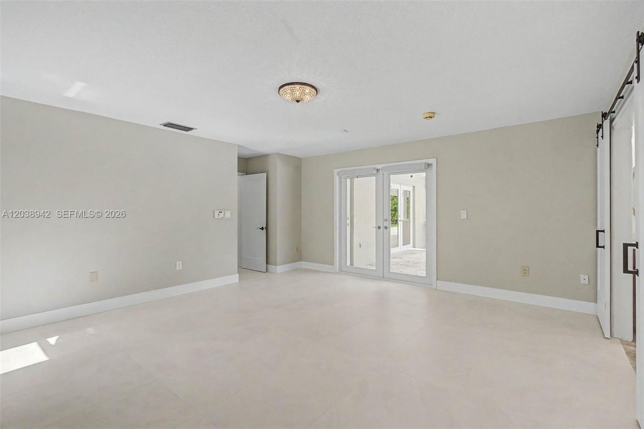 8021 SW 162nd St, Palmetto Bay, FL 33157 Photo