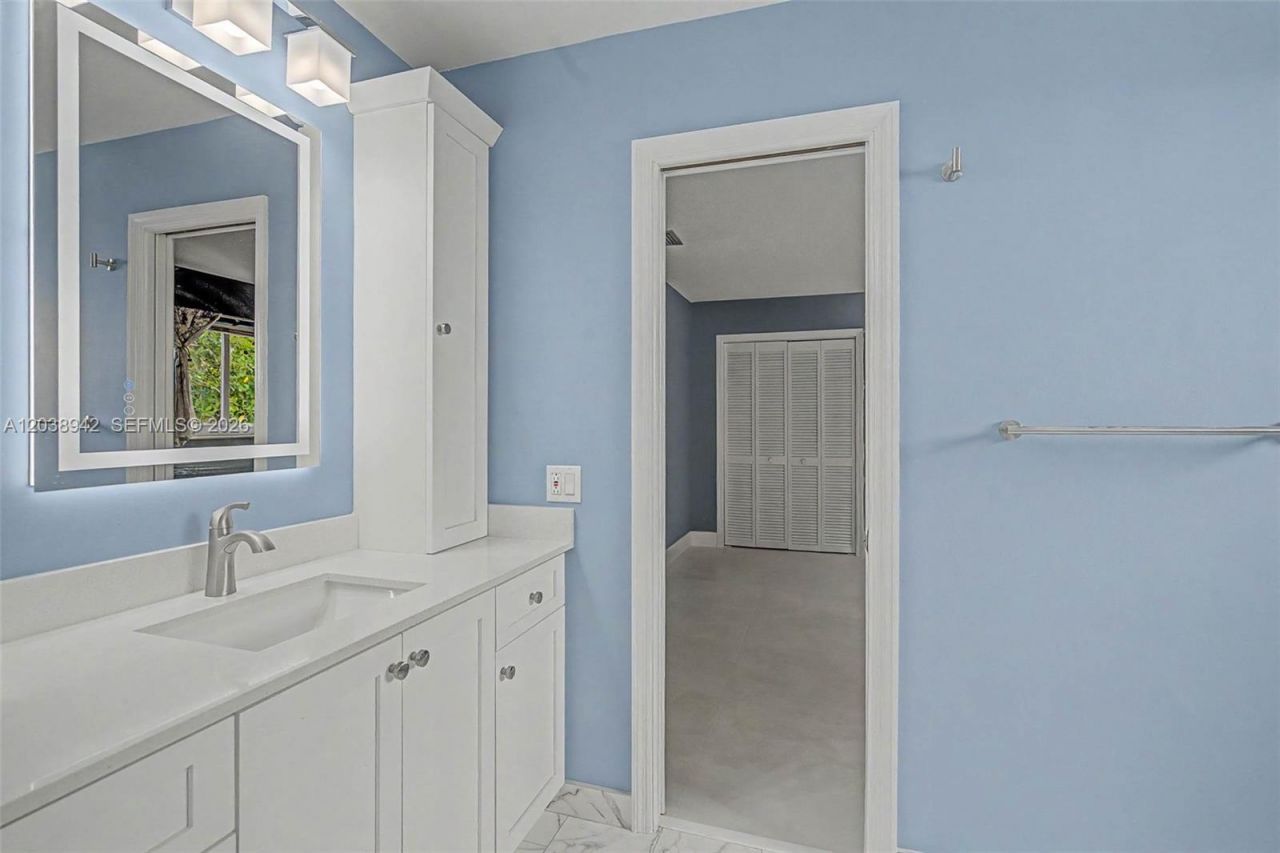 8021 SW 162nd St, Palmetto Bay, FL 33157 Photo