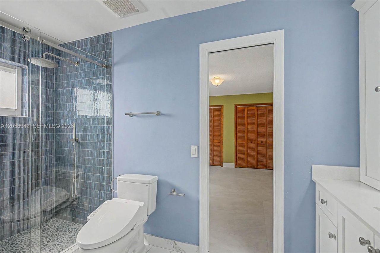 8021 SW 162nd St, Palmetto Bay, FL 33157 Photo