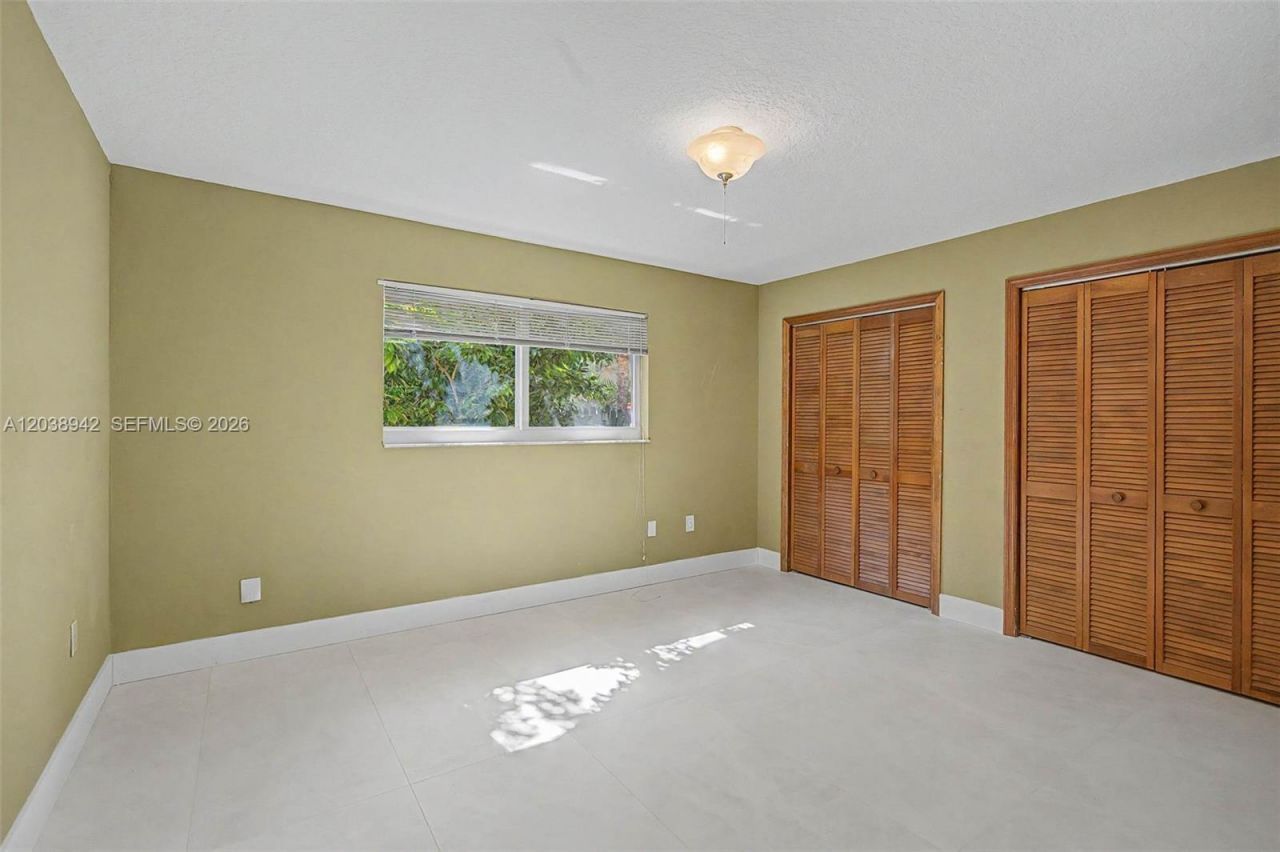 8021 SW 162nd St, Palmetto Bay, FL 33157 Photo