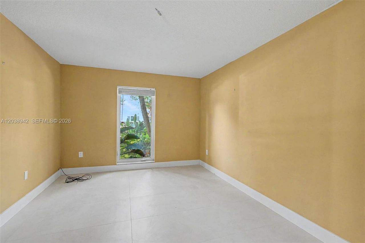 8021 SW 162nd St, Palmetto Bay, FL 33157 Photo