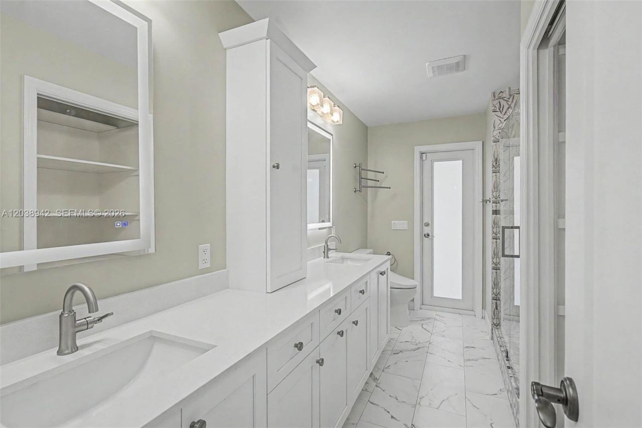 8021 SW 162nd St, Palmetto Bay, FL 33157 Photo