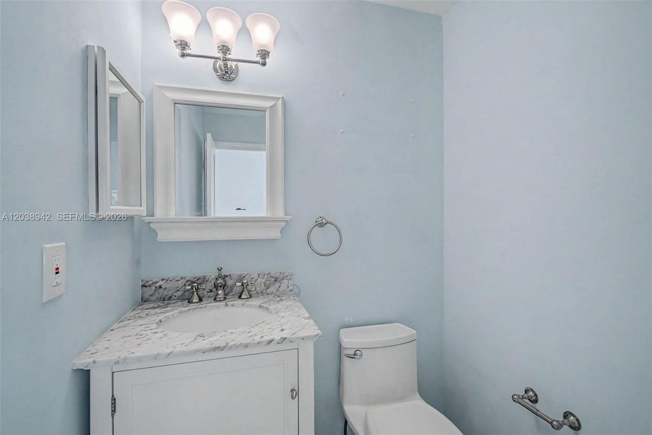 8021 SW 162nd St, Palmetto Bay, FL 33157 Photo