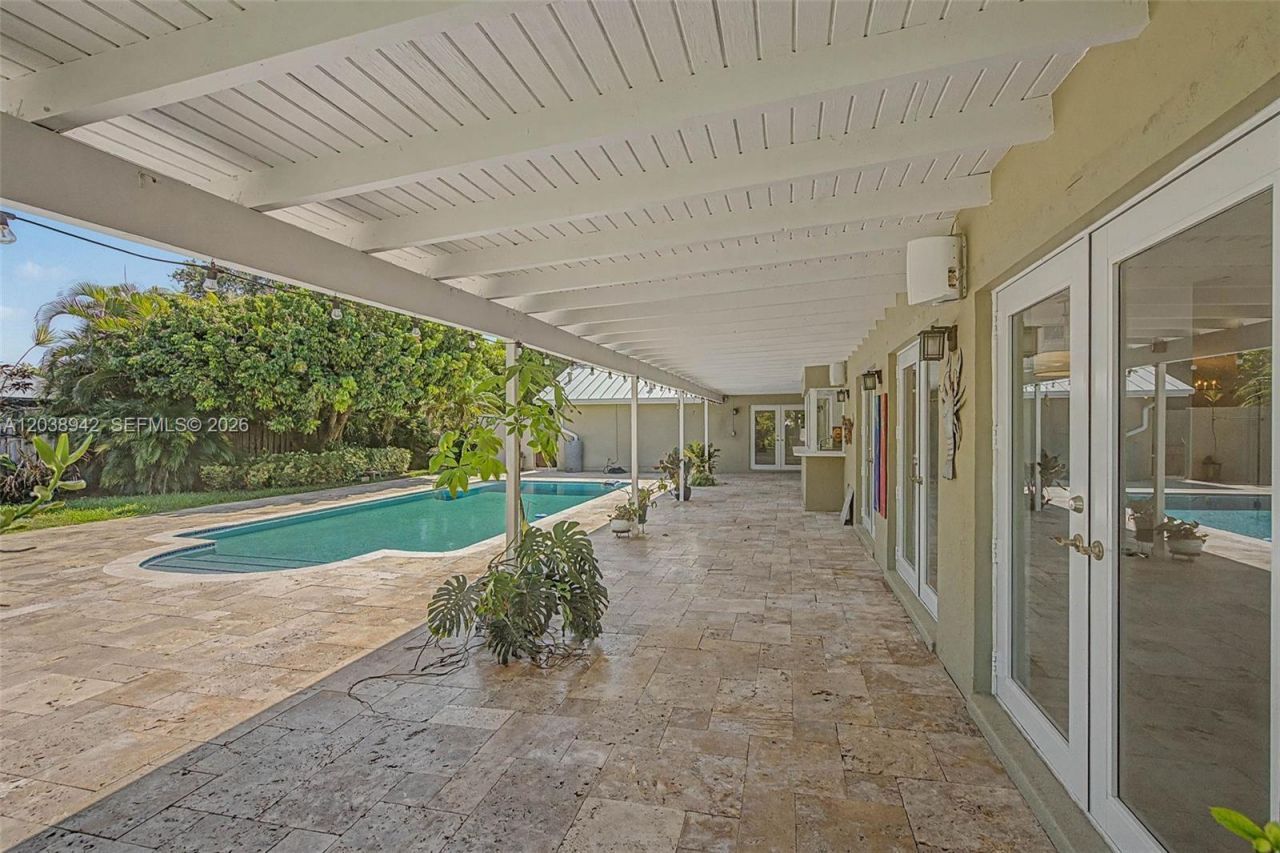 8021 SW 162nd St, Palmetto Bay, FL 33157 Photo