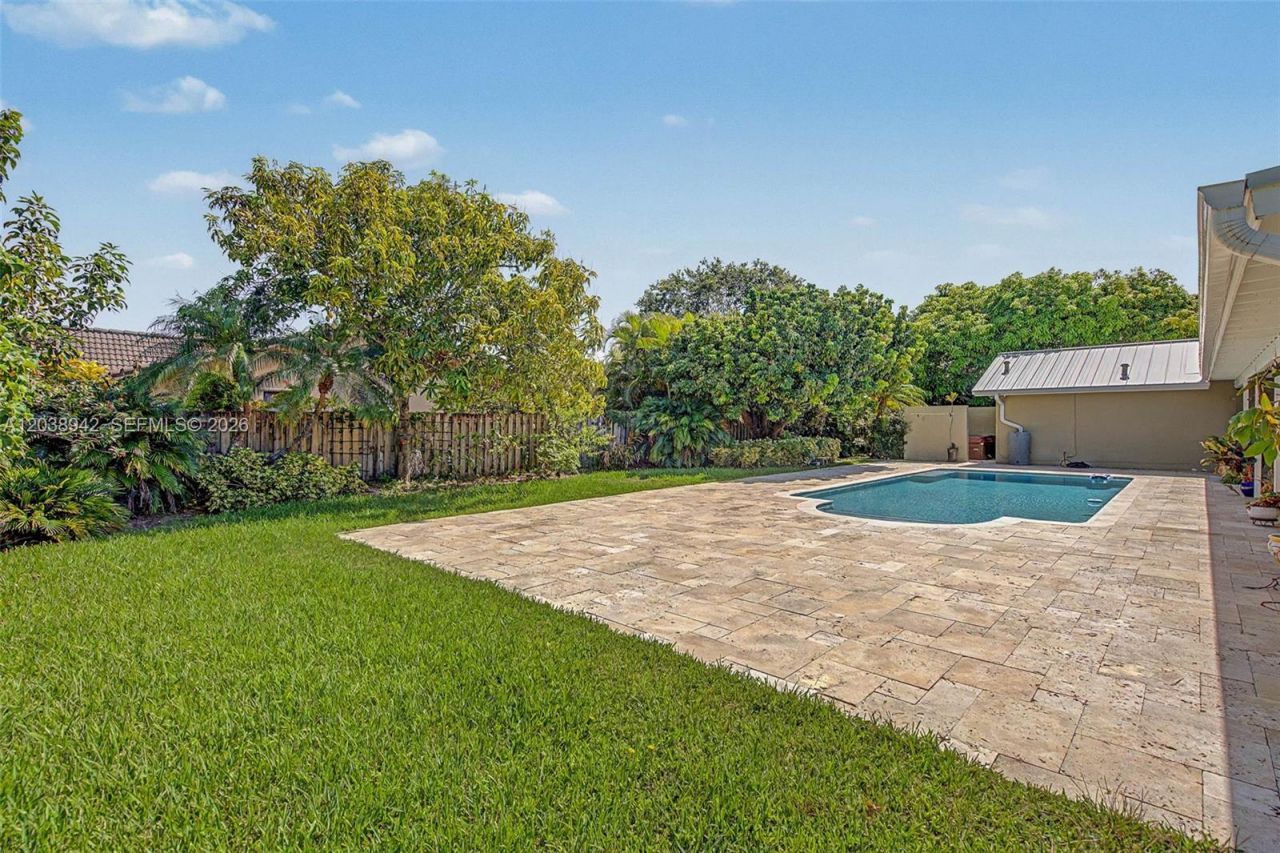 8021 SW 162nd St, Palmetto Bay, FL 33157 Photo