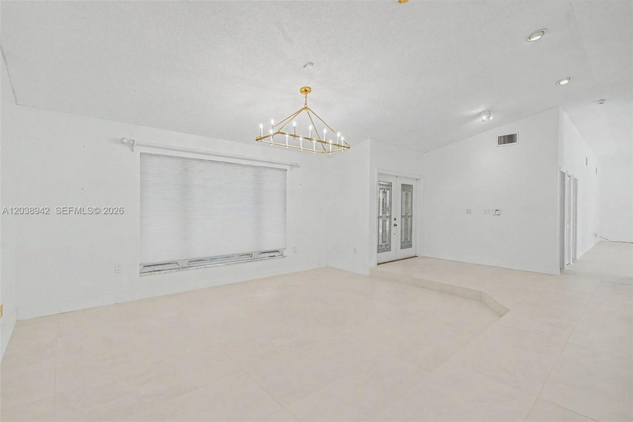 8021 SW 162nd St, Palmetto Bay, FL 33157 Photo