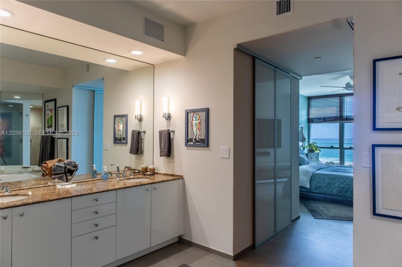 300 S Pointe Dr , Unit 1502, Miami Beach, FL 33139 Photo
