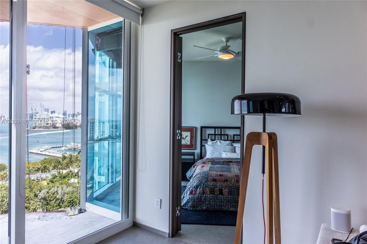 300 S Pointe Dr , Unit 1502, Miami Beach, FL 33139 Photo