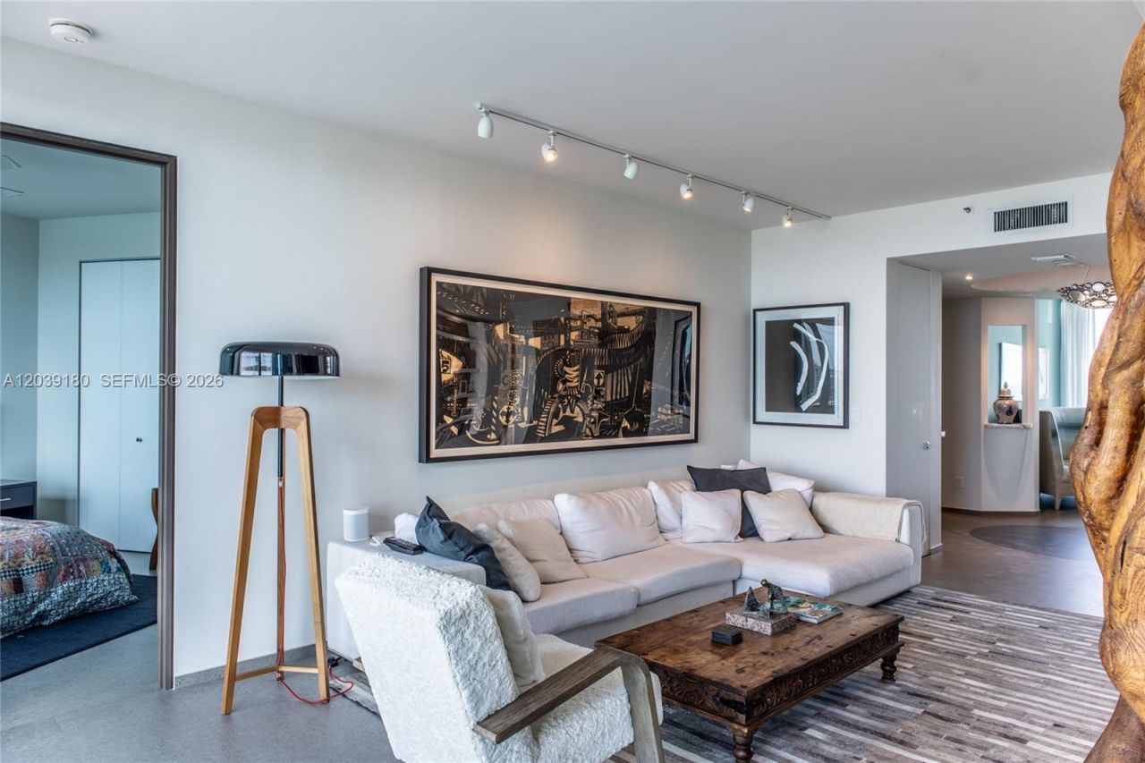300 S Pointe Dr , Unit 1502, Miami Beach, FL 33139 Photo