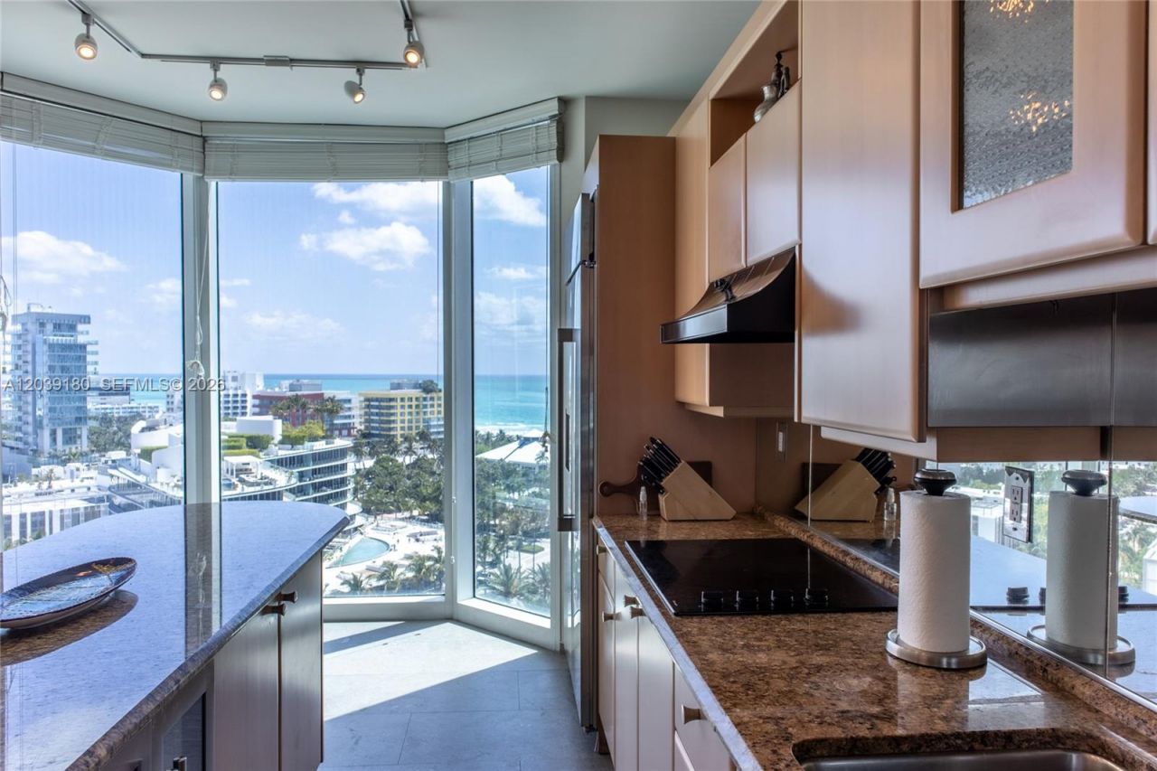 300 S Pointe Dr , Unit 1502, Miami Beach, FL 33139 Photo