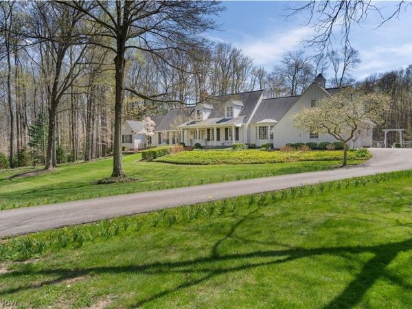 9823 Music Street , Novelty, OH 44072