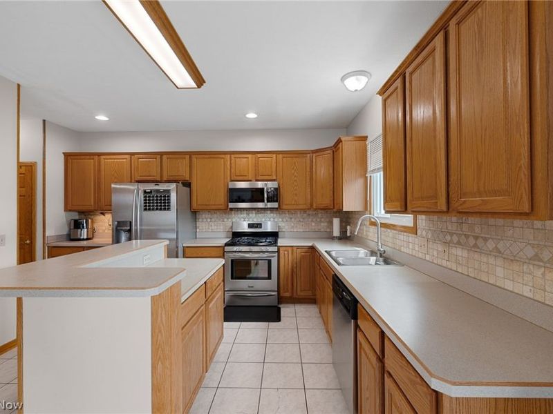 13435 Glenbrook Drive, Strongsville, OH 44136 Photo 12