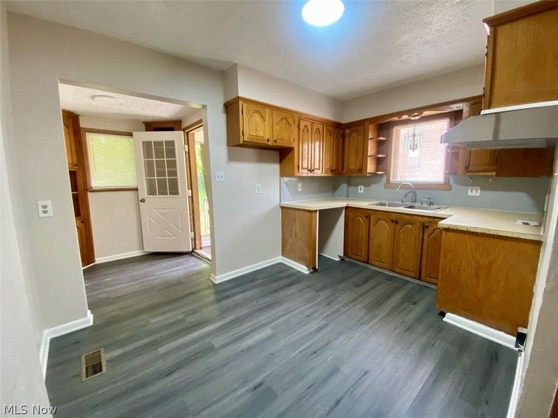 93 Jewett Street, Akron, OH 44305 Photo 5
