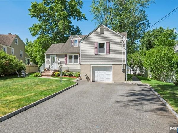 40 Elmwood Road, Florham Park Borough, NJ 07932