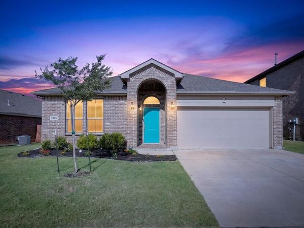 9105 Golden Hollow Lane, Fort Worth, TX 76179