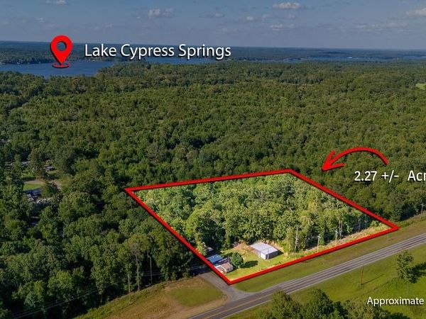102 Sandy Main Road , Scroggins, TX 75480