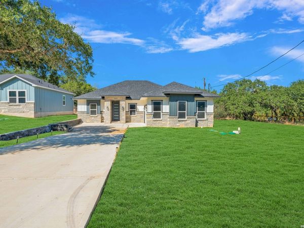 1363 Canyon Edge, Canyon Lake, TX 78133