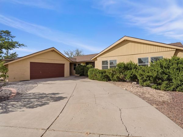 4815 Leon Grande Avenue SE, Rio Rancho, NM 87124