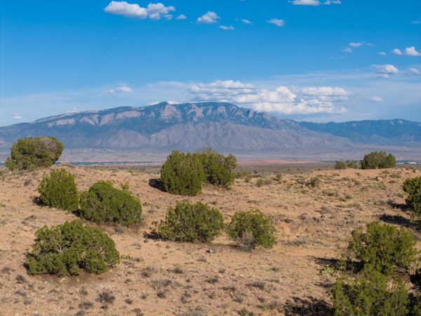 2300 Desert Zinnia Road NE, Rio Rancho, NM 87144