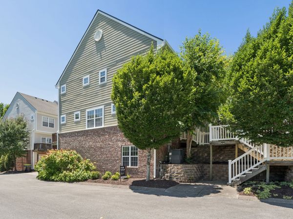531 Saint Jules Ln , Nashville, TN 37211