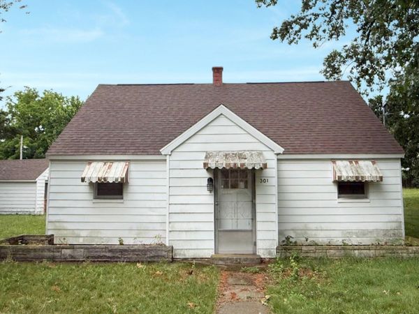 301 McMaster Street, Dowagiac, MI 49047