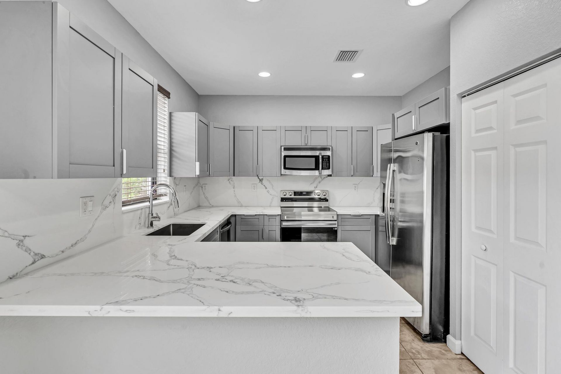 3320 W 90th Street, Hialeah, FL 33018 Photo