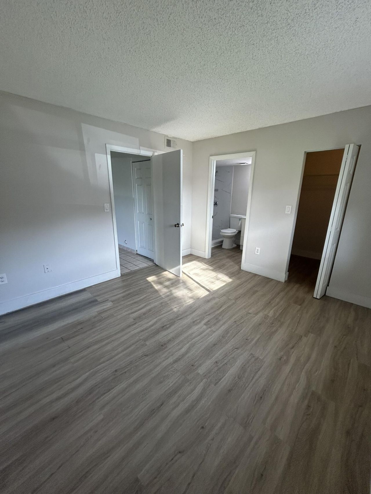 450 W Palm Cir Circle W, Unit 103, Pembroke Pines, FL 33025 Photo