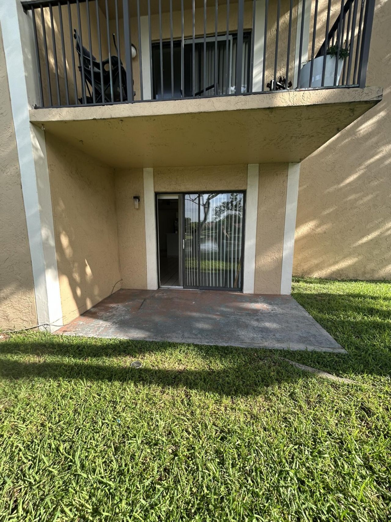 450 W Palm Cir Circle W, Unit 103, Pembroke Pines, FL 33025 Photo