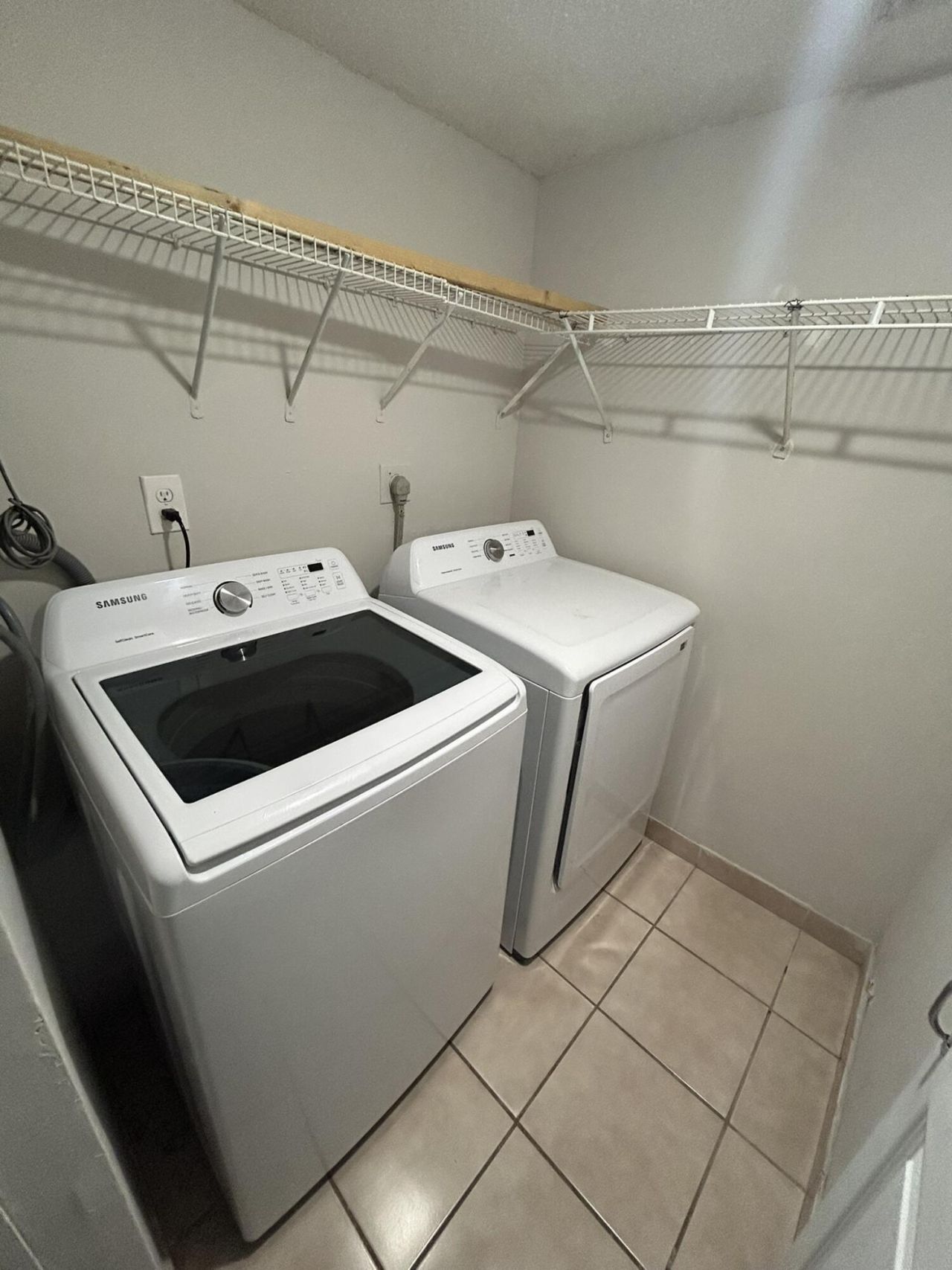 450 W Palm Cir Circle W, Unit 103, Pembroke Pines, FL 33025 Photo
