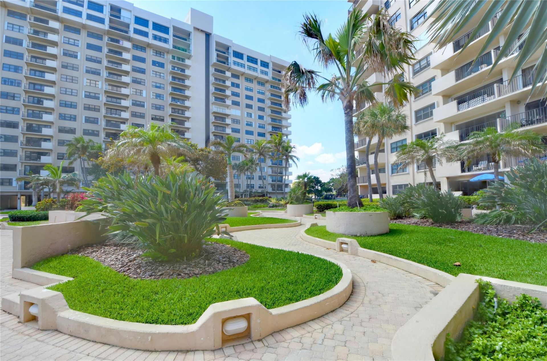 5100 N Ocean Boulevard, Unit 405, Lauderdale by the Sea, FL 33308 Photo