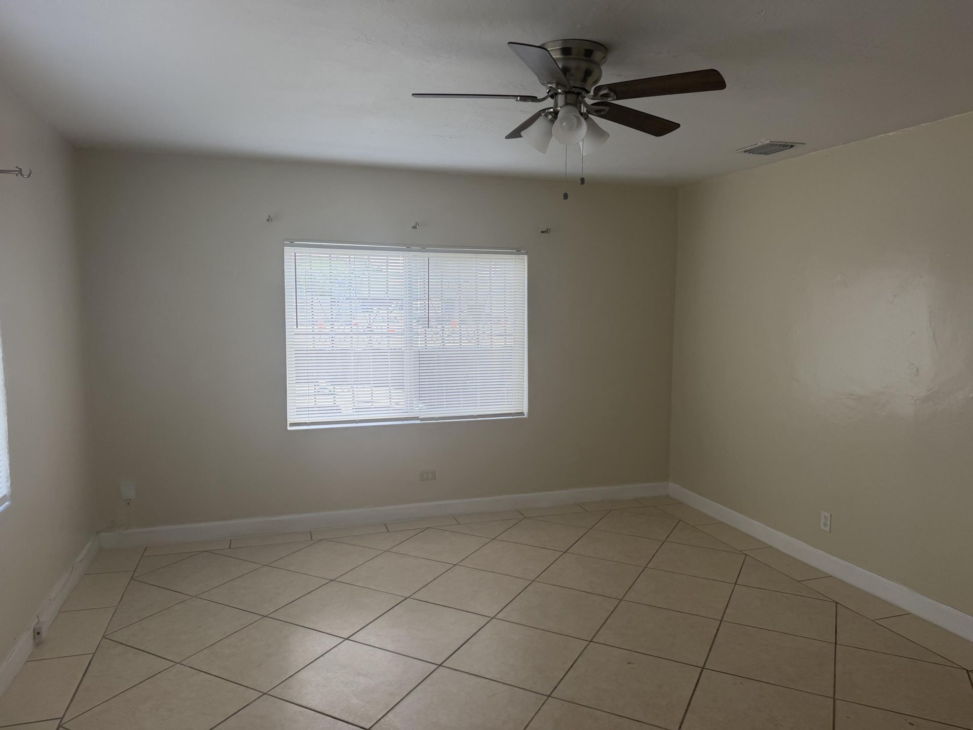 7803 NW 8th Avenue, Miami, FL 33150 Photo