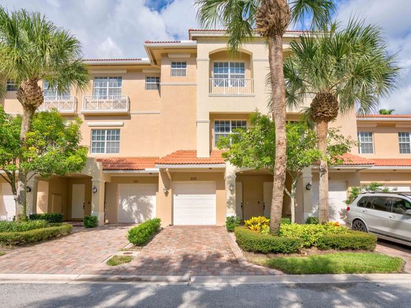 5113 Artesa Way W, Palm Beach Gardens, FL 33418