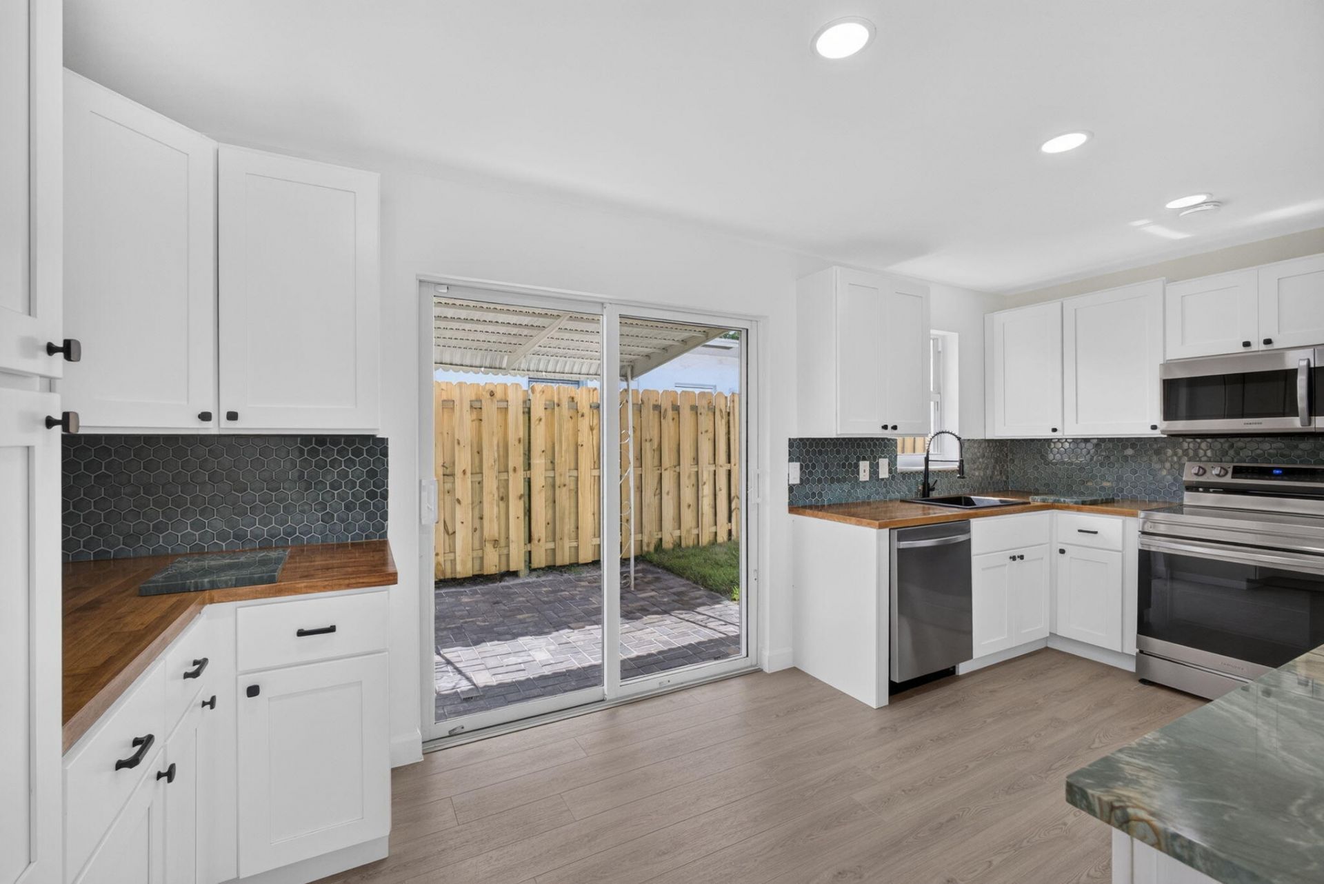 665 W 7th Street, Riviera Beach, FL 33404 Photo