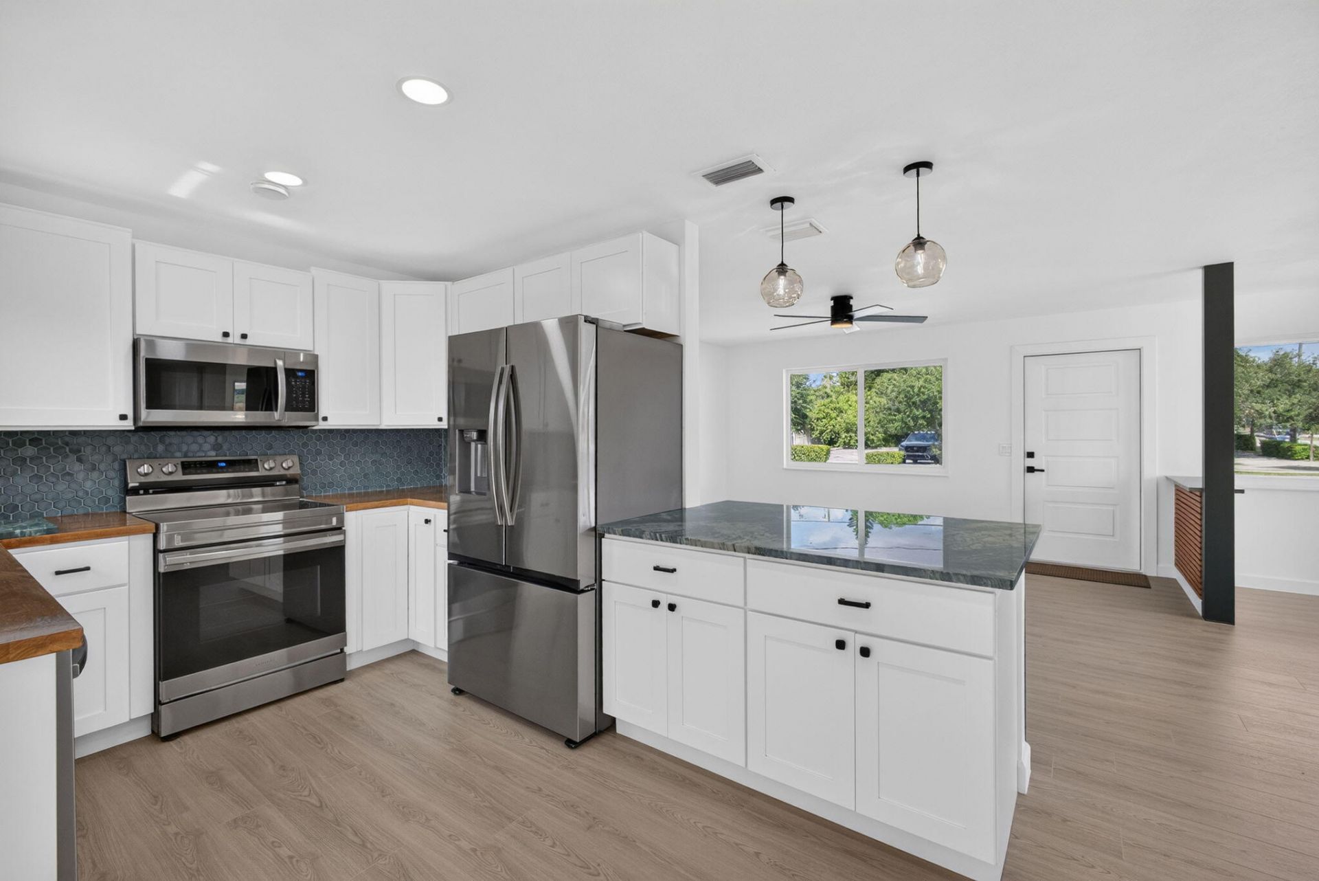 665 W 7th Street, Riviera Beach, FL 33404 Photo