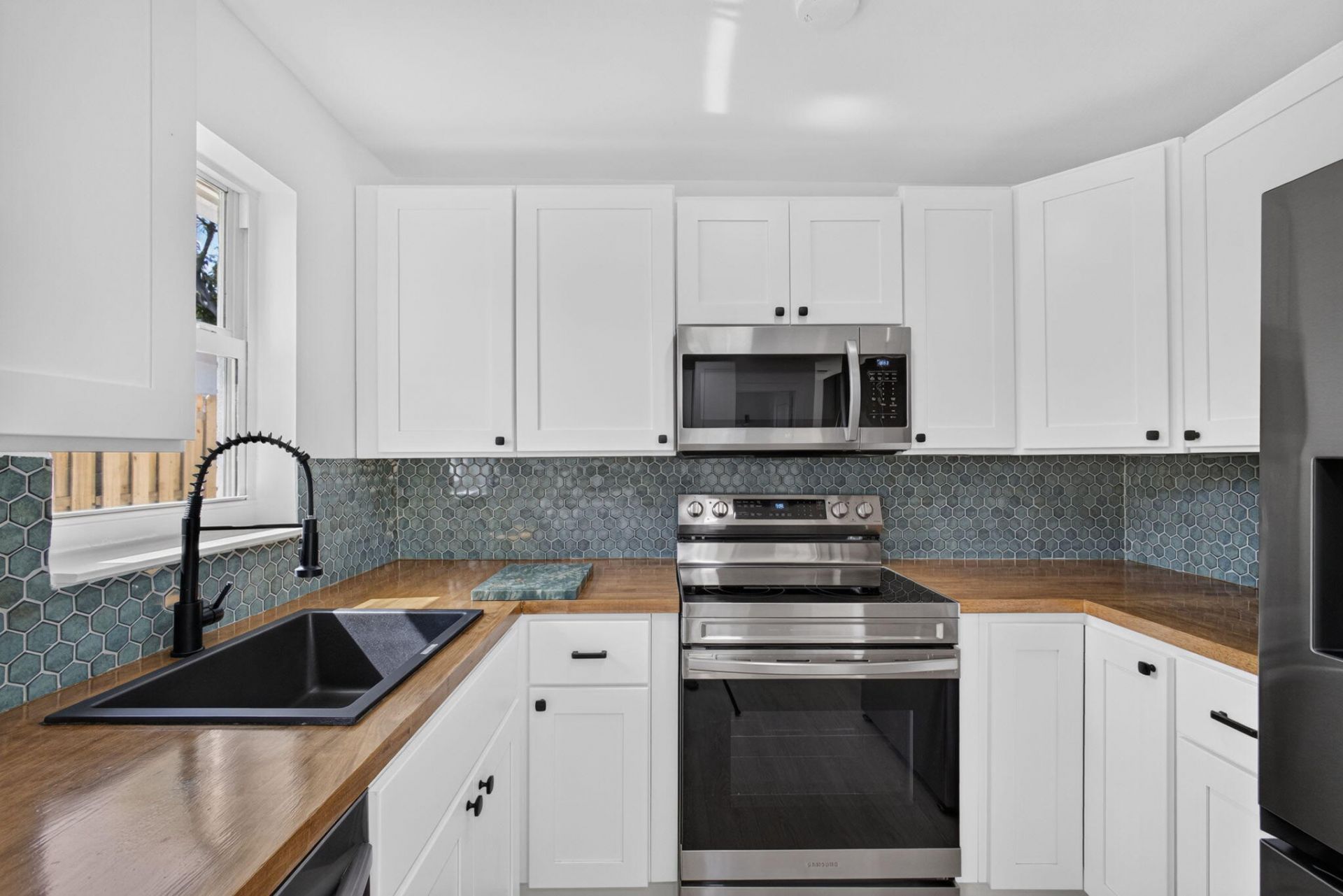665 W 7th Street, Riviera Beach, FL 33404 Photo
