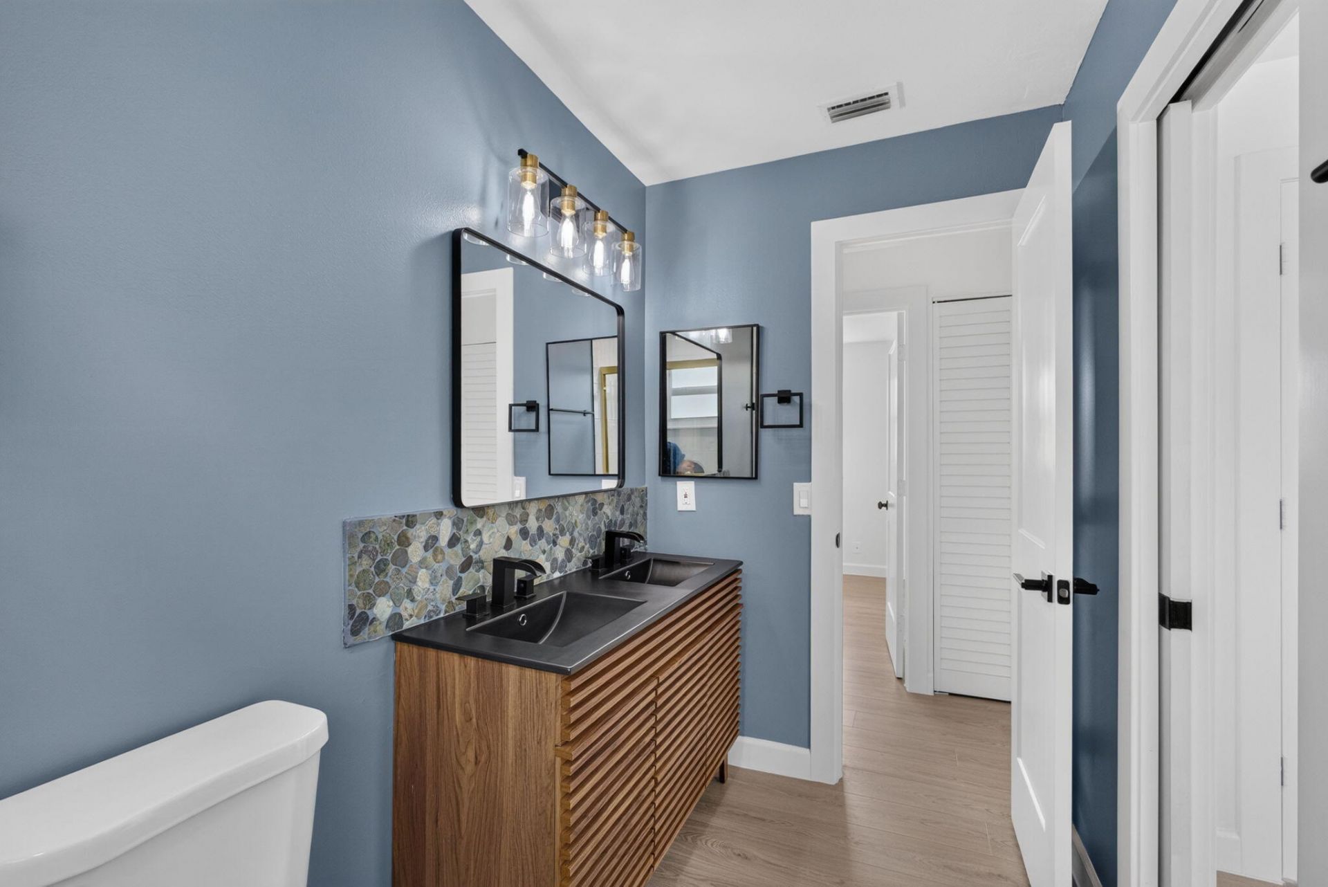 665 W 7th Street, Riviera Beach, FL 33404 Photo