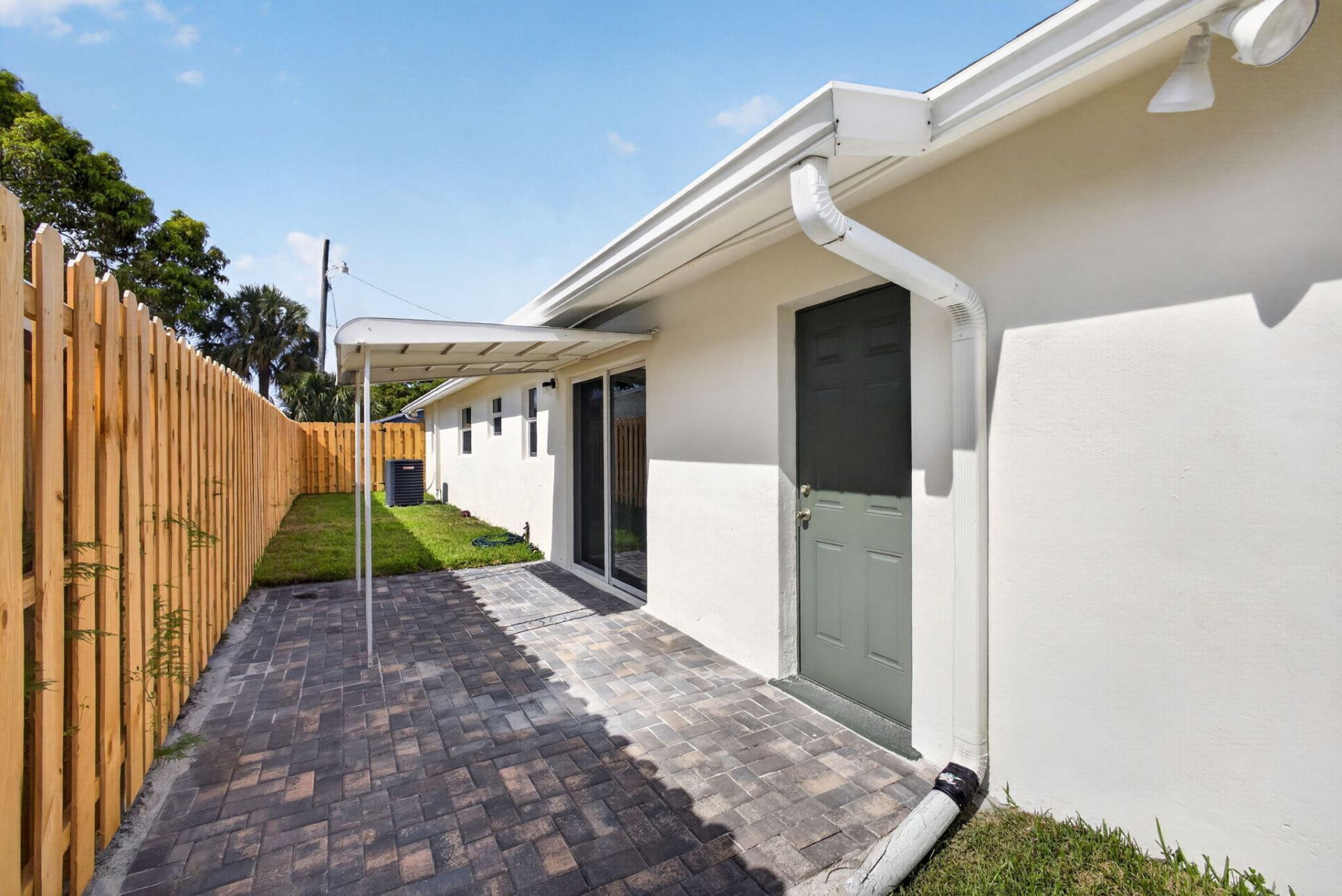 665 W 7th Street, Riviera Beach, FL 33404 Photo
