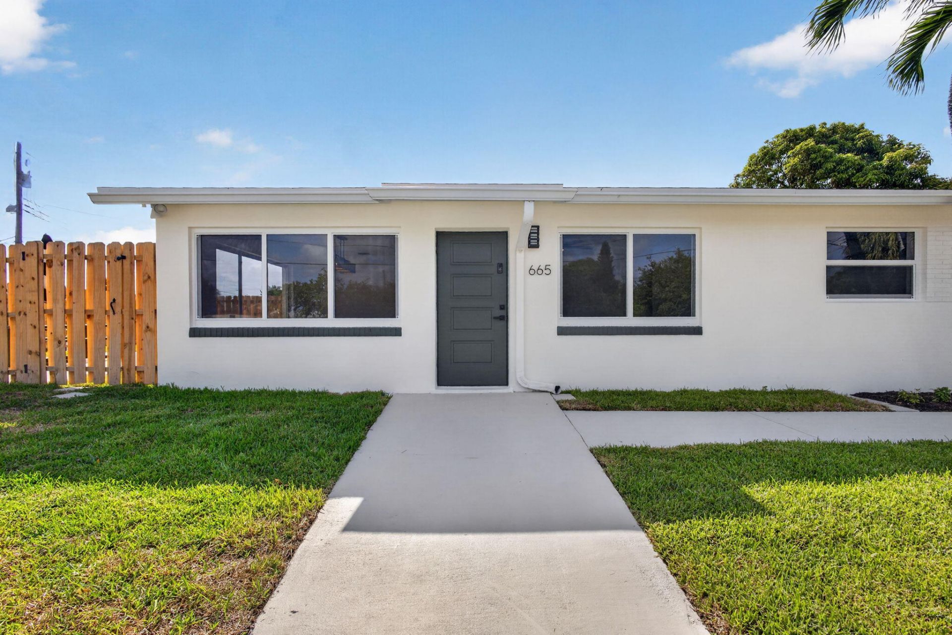 665 W 7th Street, Riviera Beach, FL 33404 Photo