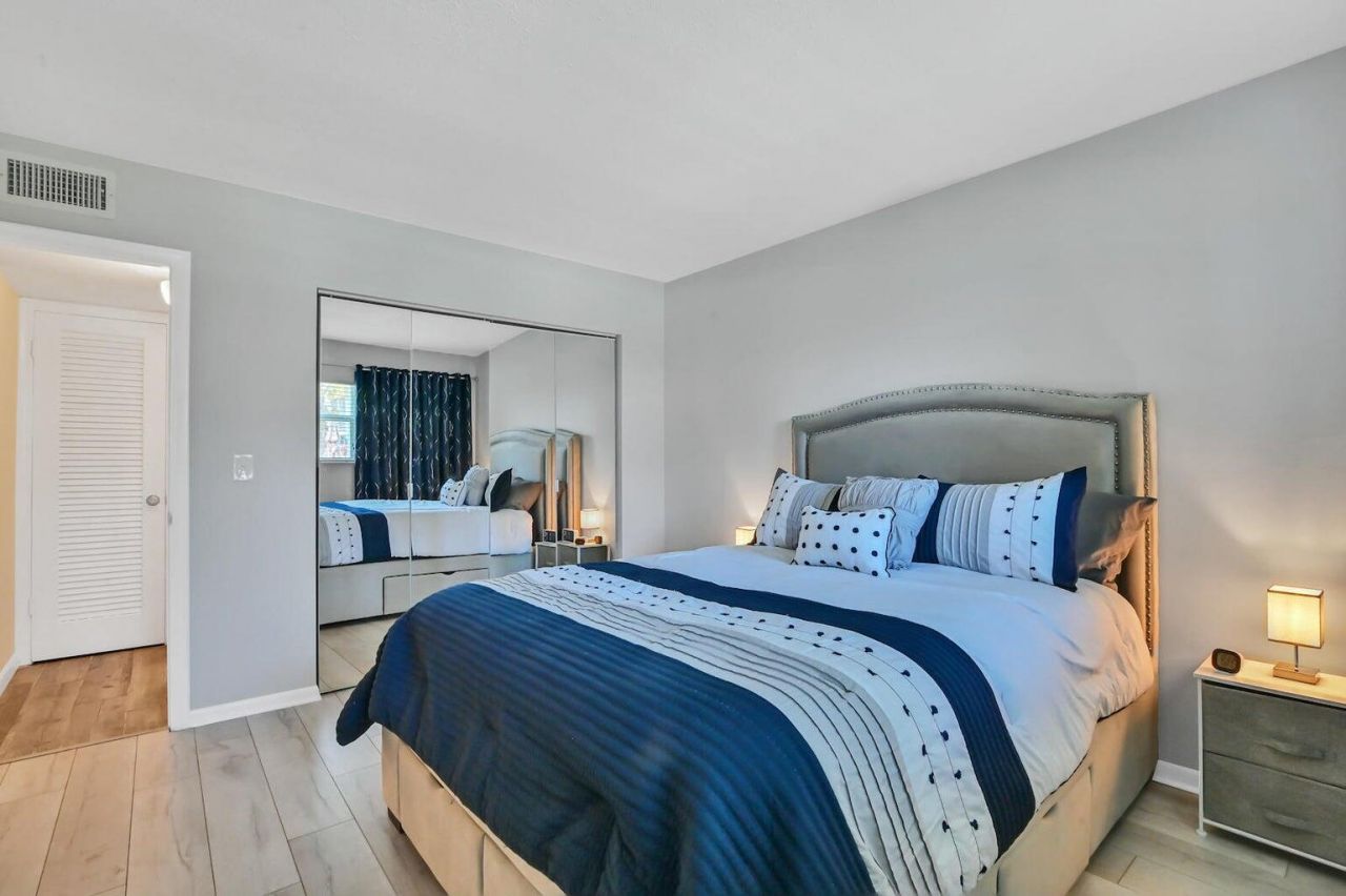 1432 S Lakeside Drive, Unit 2, Lake Worth Beach, FL 33460 Photo